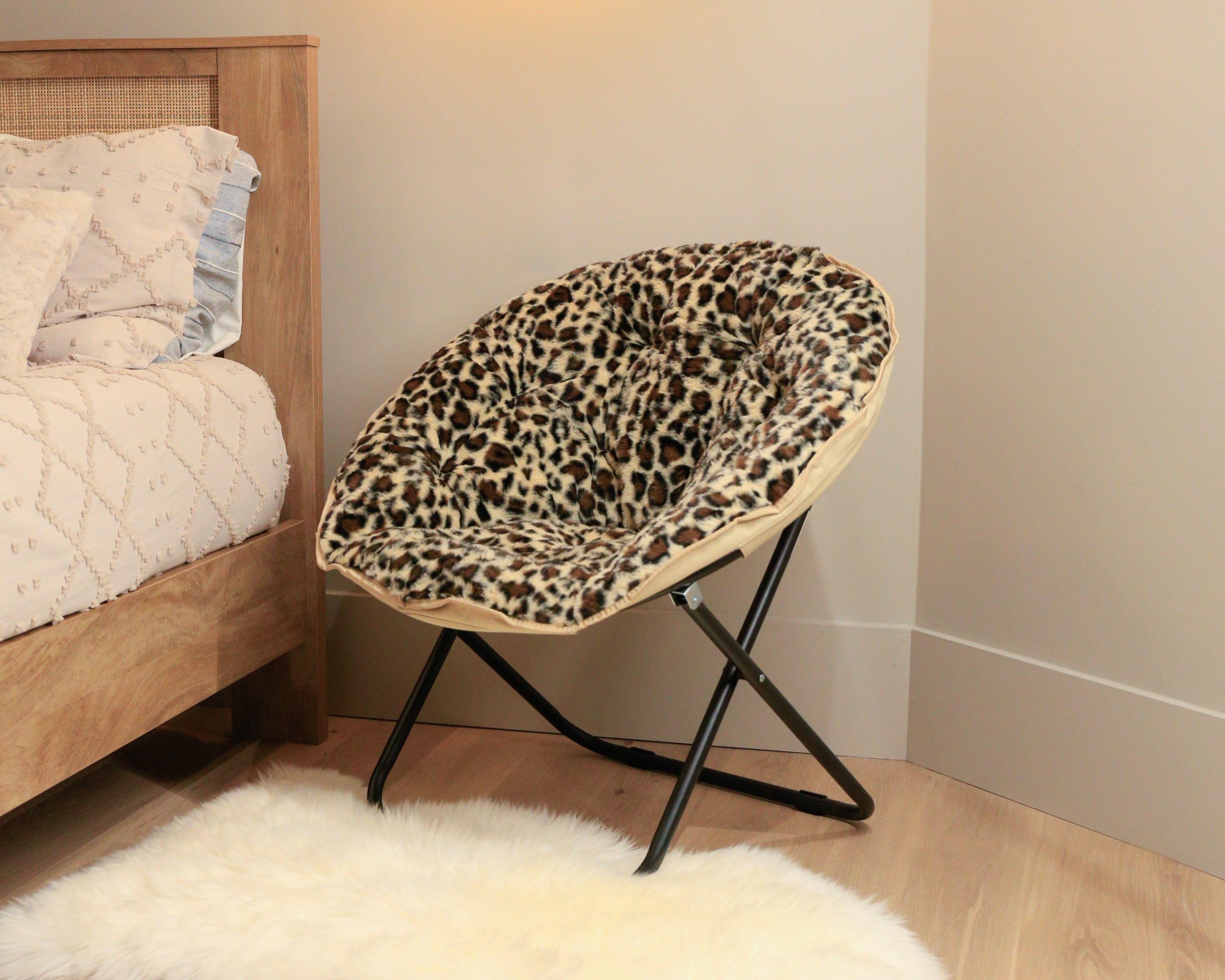 Round Folding Saucer Chair Faux Fur Moon Chair for Bedroom and Living Room (33"x16"x32.5")